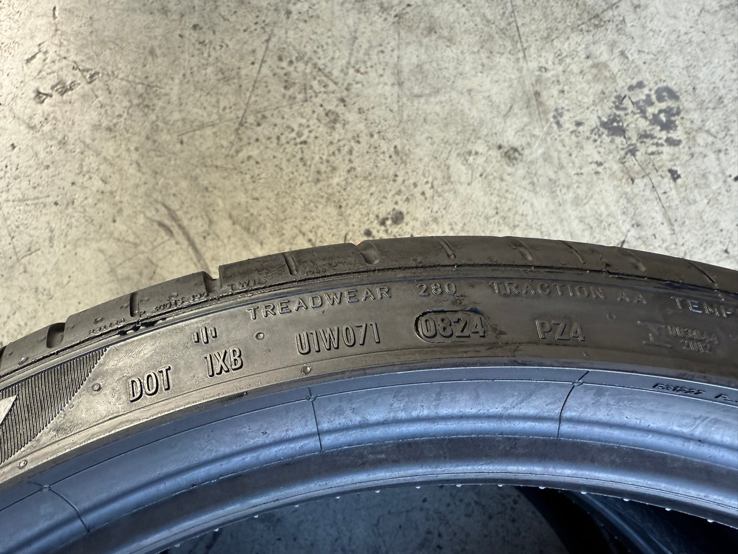 Usato: 2 Gomme 245/35R19 93Y XL Pirelli Estive 85% residui