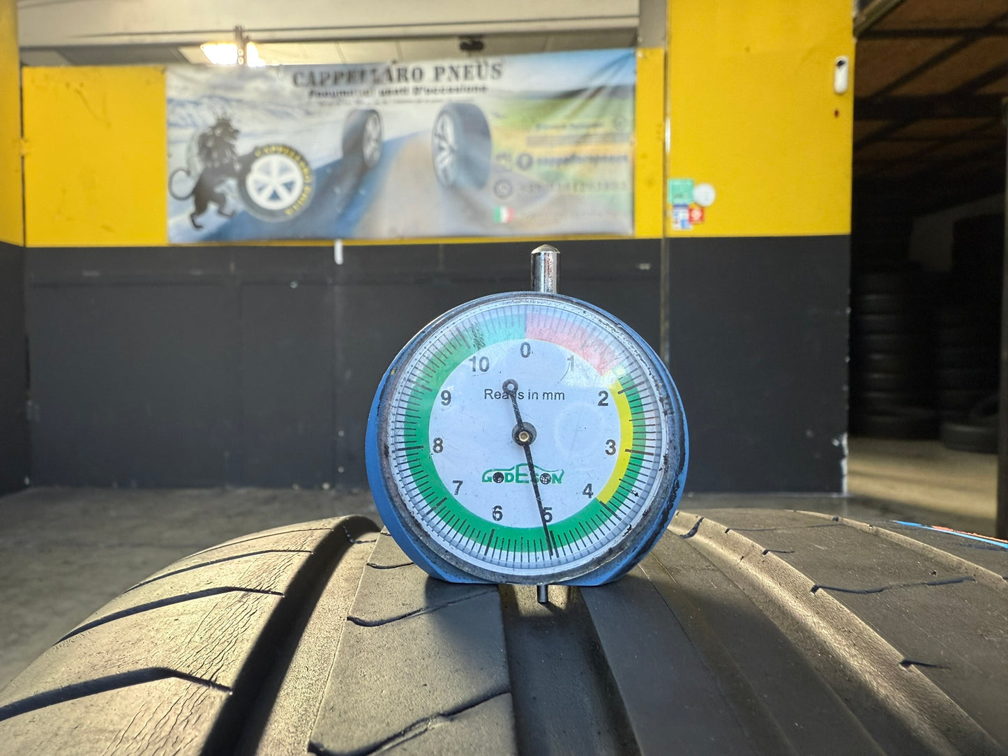 Usato: 2 Gomme 245/35R19 93Y XL Pirelli Estive 85% residui