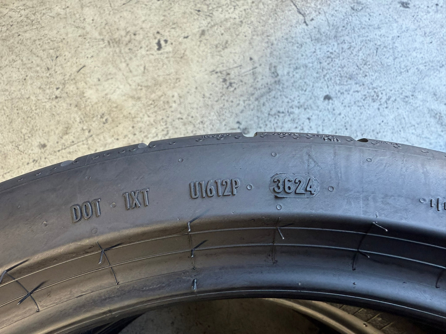 Usato: 2 Gomme 245/35R19 93Y XL Pirelli Estive 80% residui