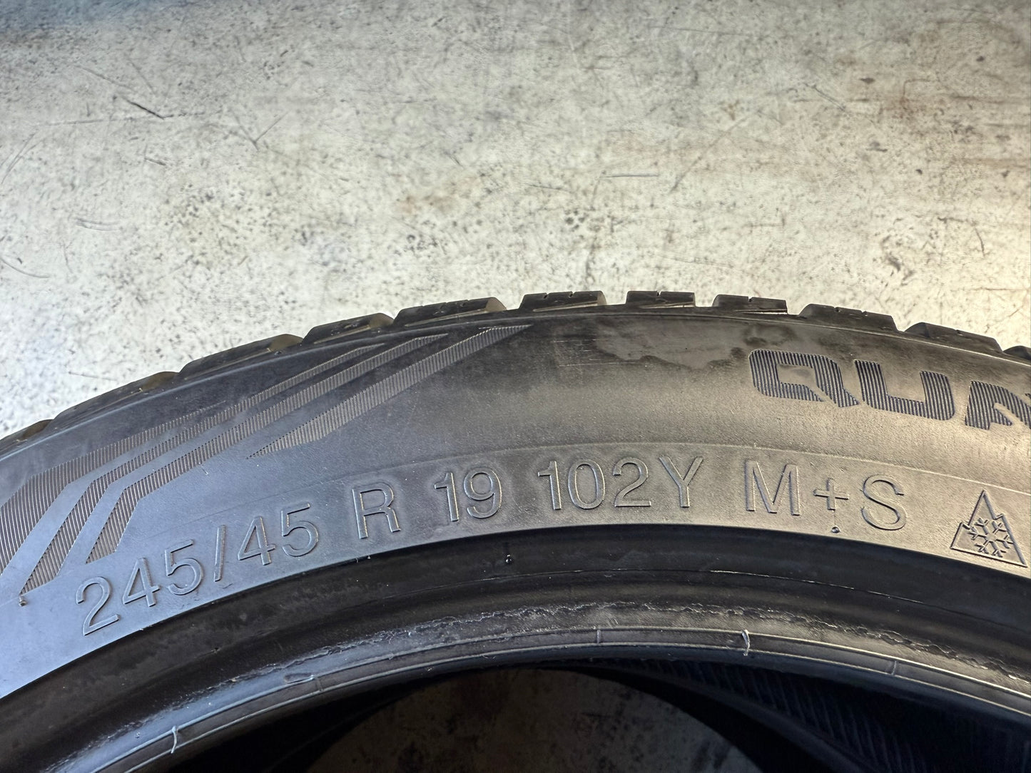 Usato: 2 Gomme 245/45R19 102Y XL Vredestein 4 Stagioni 85% residui