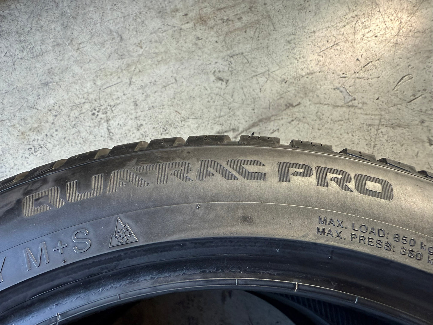 Usato: 2 Gomme 245/45R19 102Y XL Vredestein 4 Stagioni 85% residui