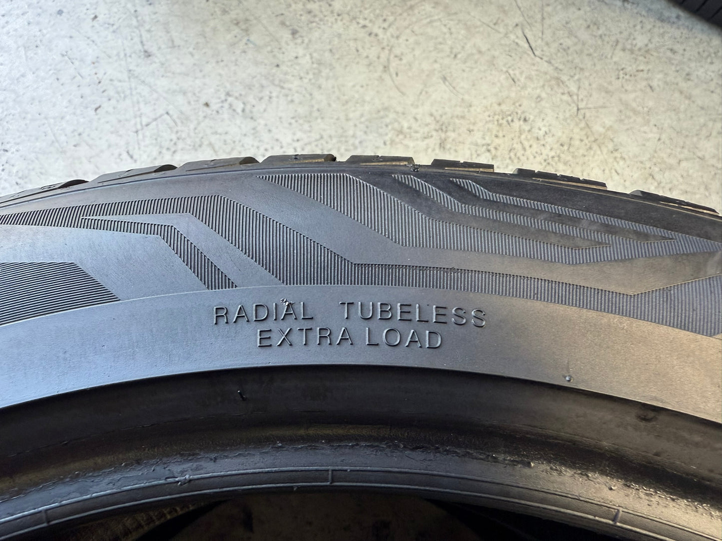 Usato: 2 Gomme 245/45R19 102Y XL Vredestein 4 Stagioni 85% residui