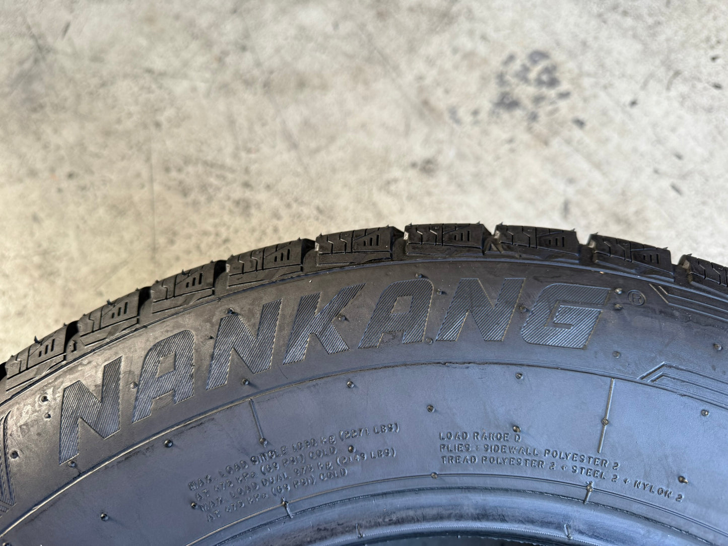 Usato: 2 Gomme 215/65R16C 109/107T Nankang 4 Stagioni 90% residui