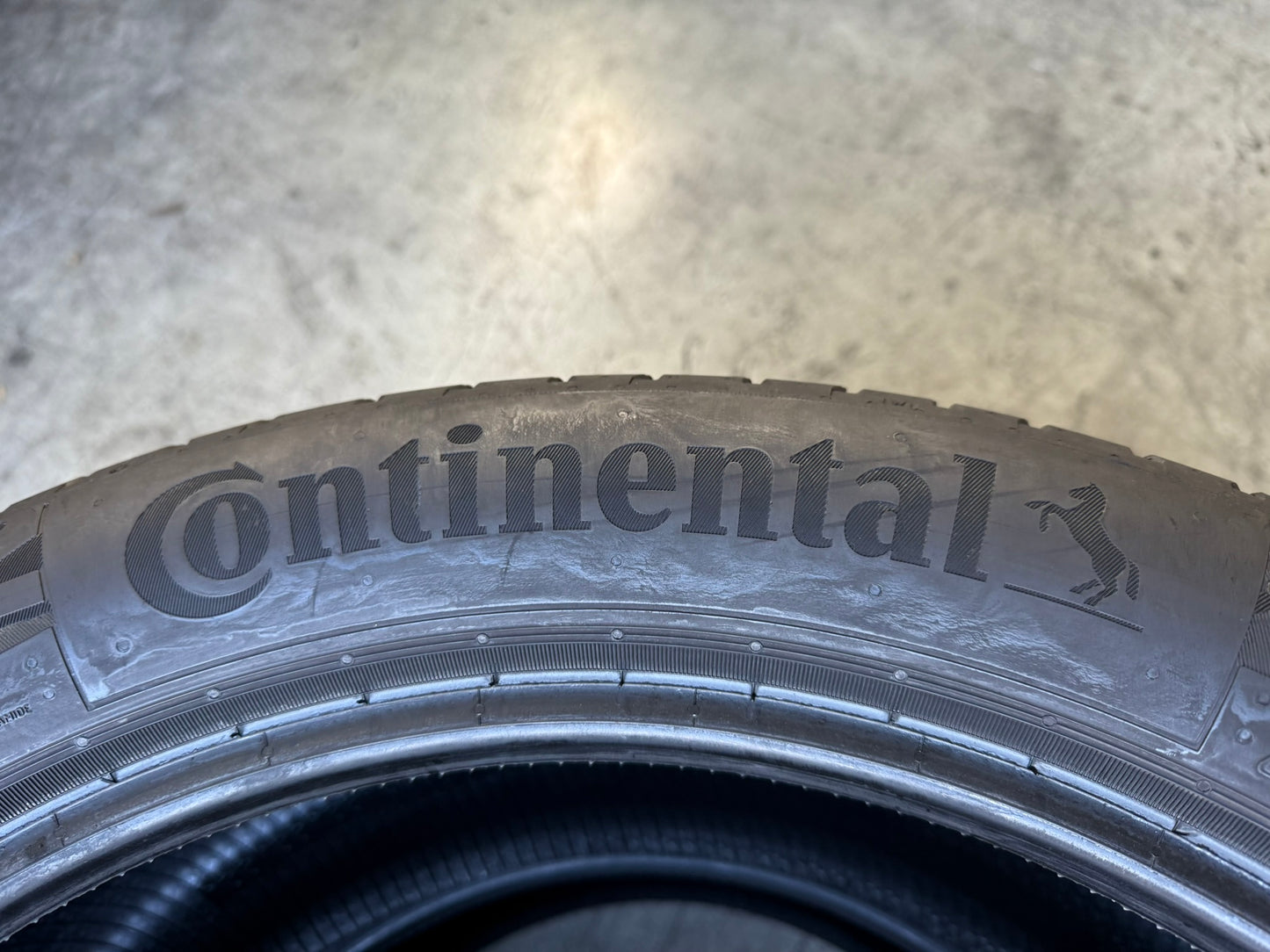 Usato: 2 Gomme 285/40R20 108W XL Continental Estive 85% residui