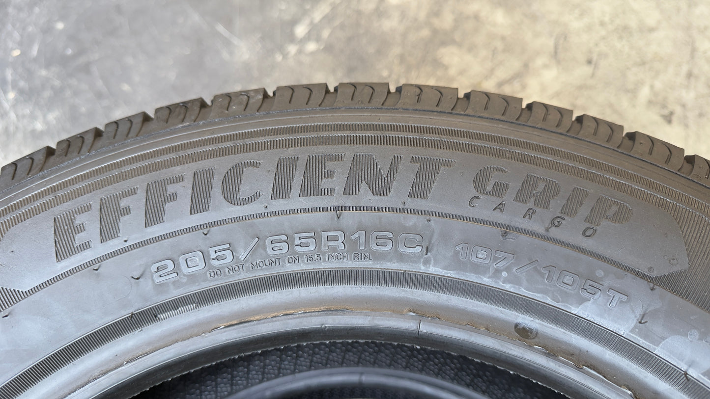 Usato: 2 Pneumatici Goodyear EfficientGrip Cargo 205/65R16C 107/105T 8PR Estivi 80% Residui