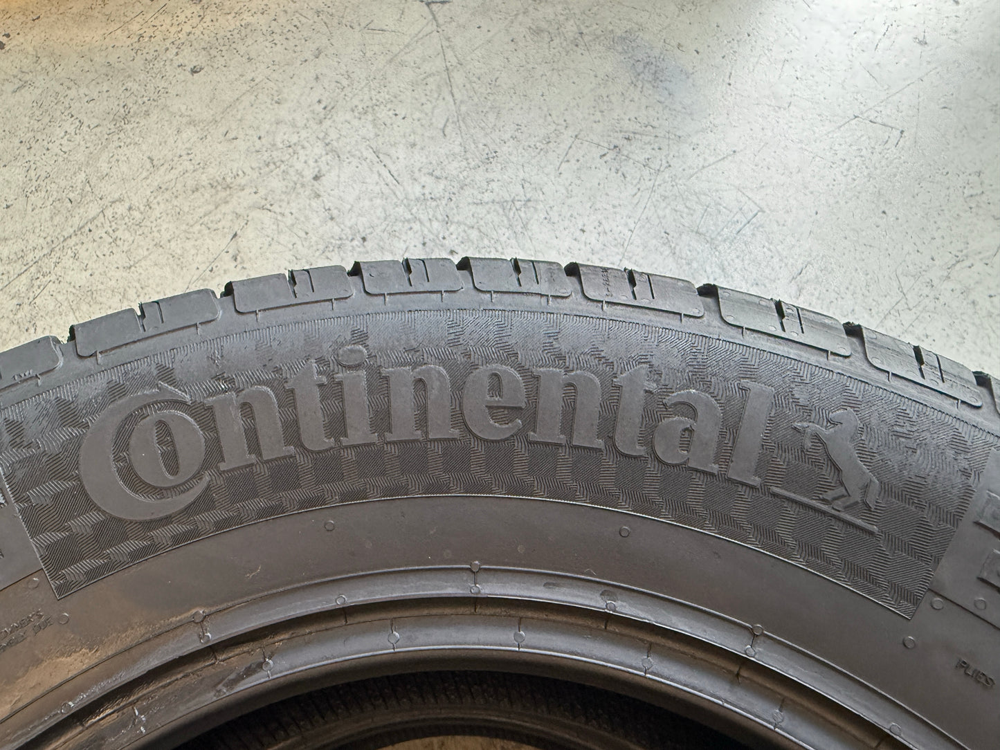 Usato: 2 Pneumatici Continental VanContact Ultra 215/70R15C 109/107S 8PR EVc Estivi 80% Residui