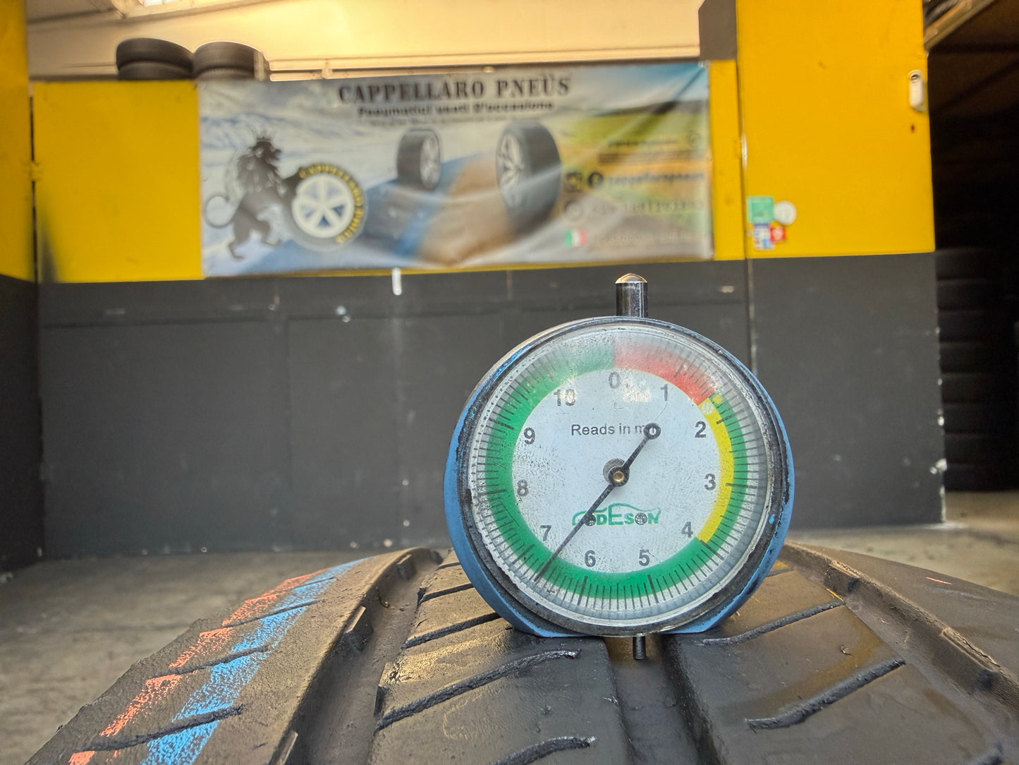 Usato: 2 Pneumatici Continental VanContact Ultra 215/70R15C 109/107S 8PR EVc Estivi 80% Residui