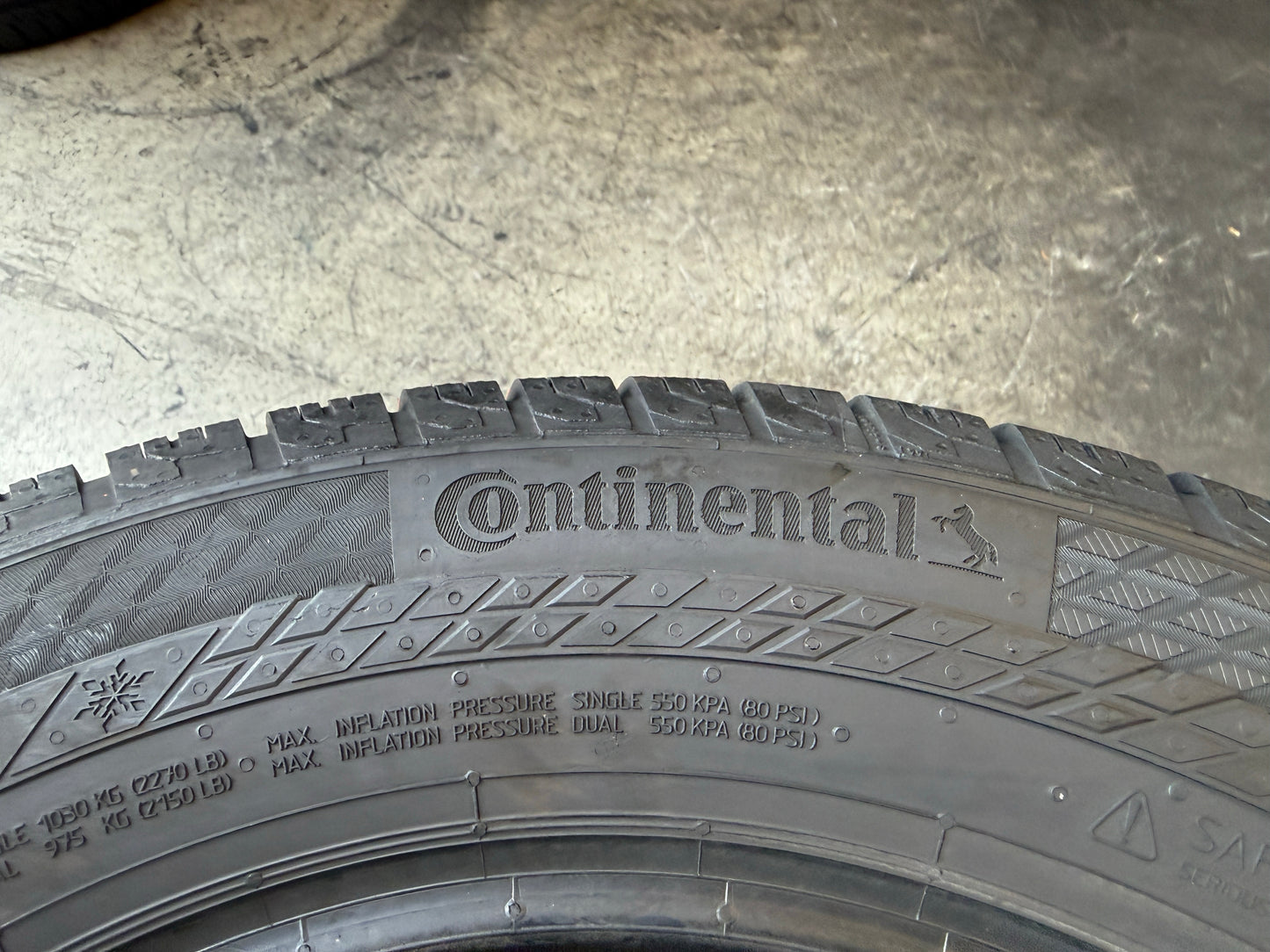 Usato: 2 Pneumatici Continental VanContact 4Season 215/65R16C 109/107T EVc 4 Stagioni 80% Residui