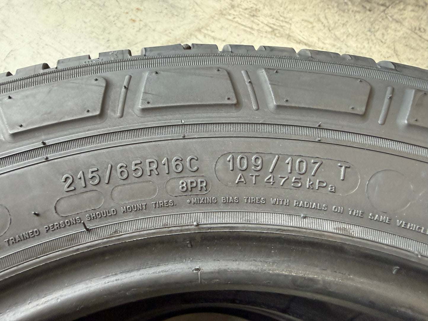Usato: 2 Pneumatici Michelin Agilis 3 215/65R16C 109/107T 8PR Estivi 80% Residui