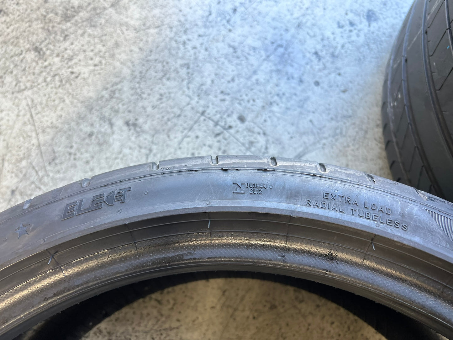 Usato: 2 Gomme 255/35R20 97Y XL Pirelli estive 90% residui