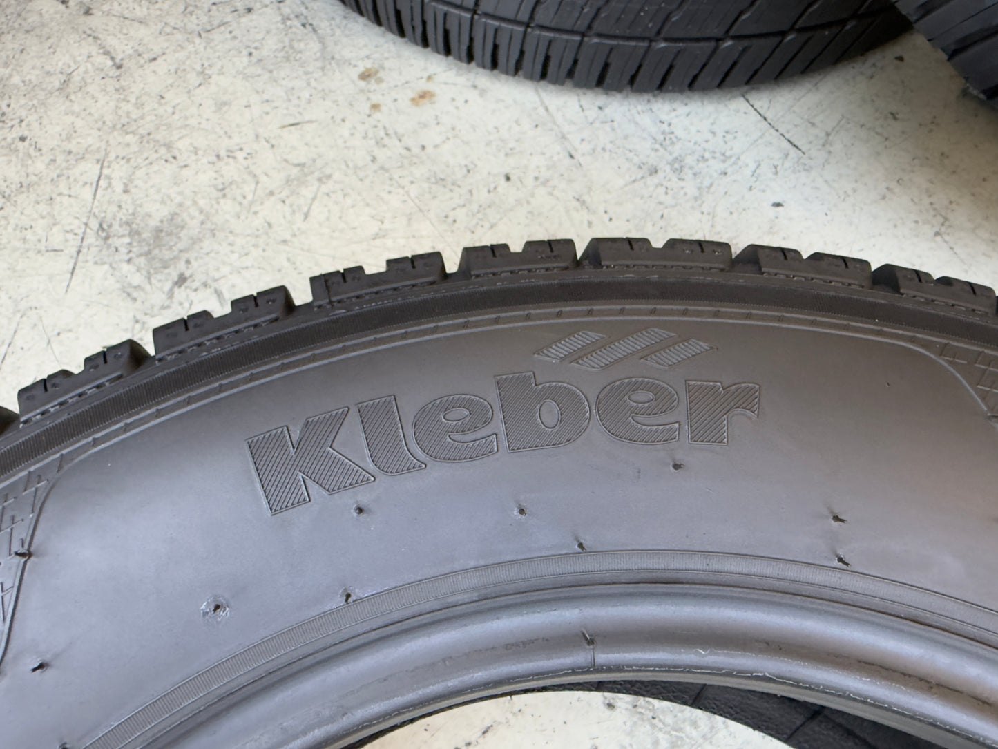 Usato: 4 Pneumatici Kleber Transpro 4S 215/65R16C 109/107R 8PR 4 Stagioni 90% Residui