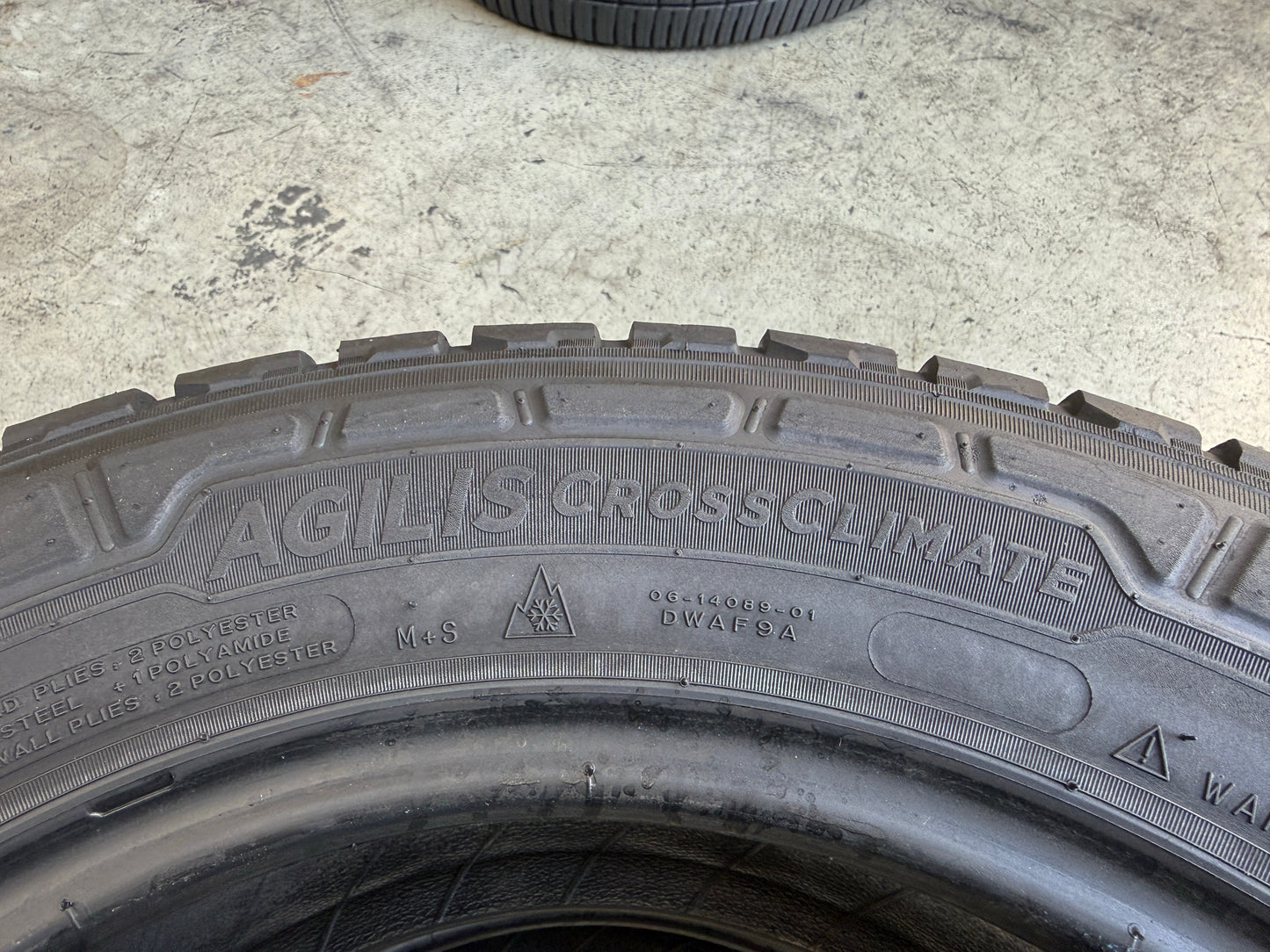 Usato: 2 Pneumatici Michelin Agilis CrossClimate 215/65R16C 106/104T 6PR 4 Stagioni 75% Residui