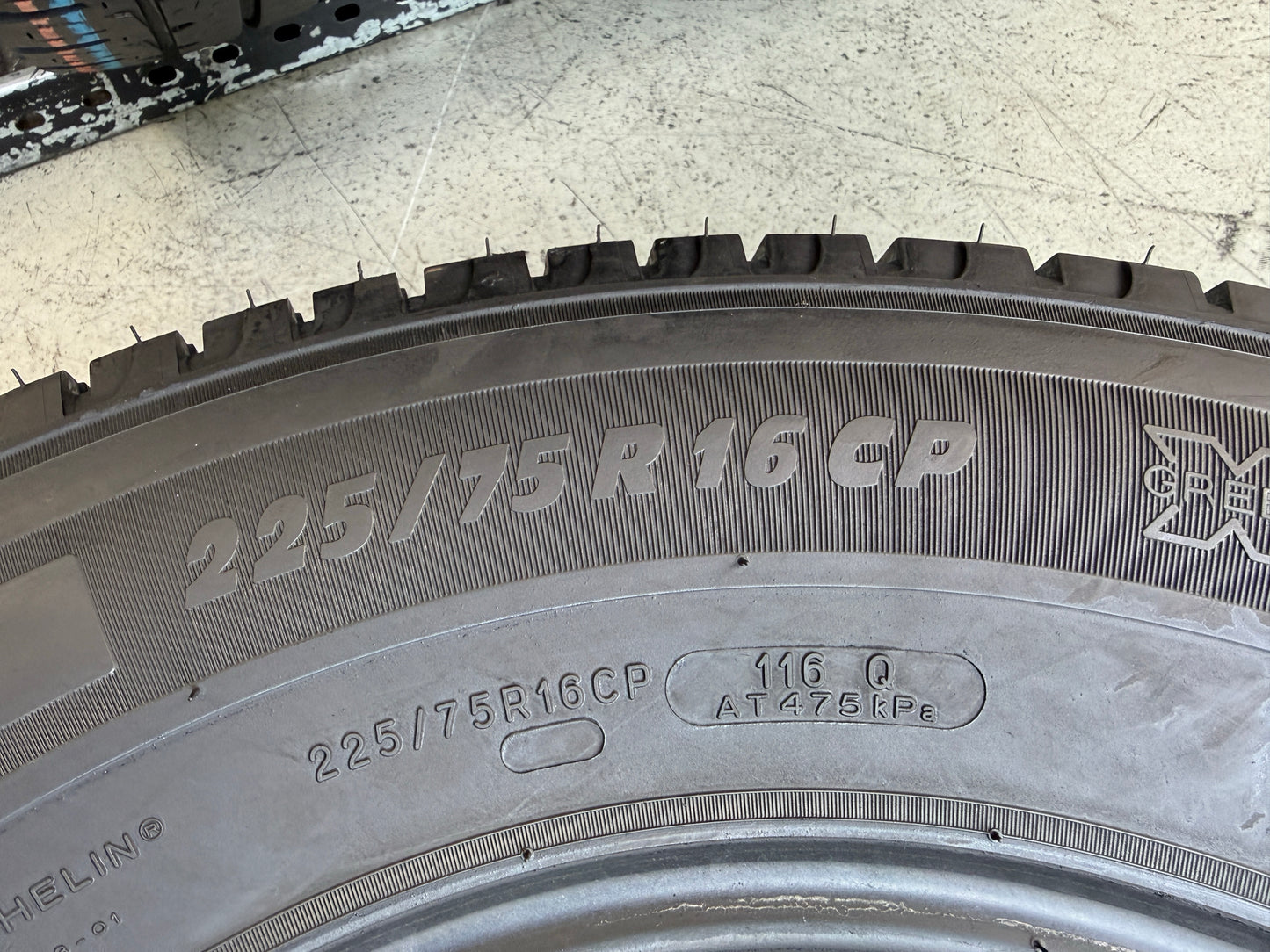 Usato: 4 Pneumatici Michelin Agilis Camping / Agilis 225/75R16C 80% Residui