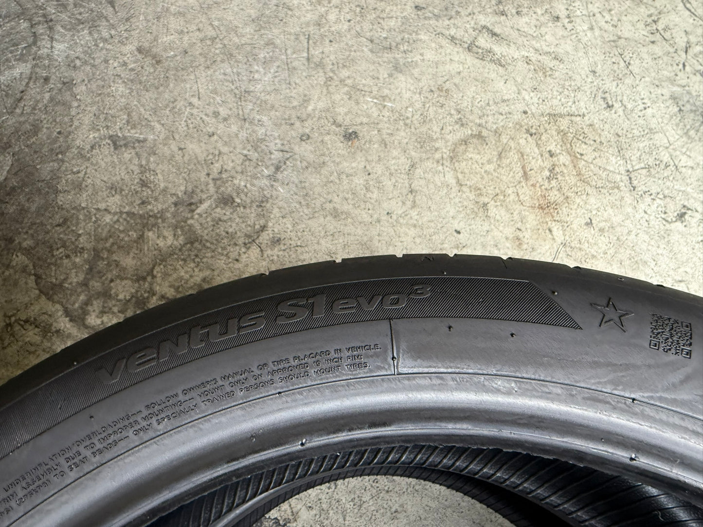Usato: 2 Gomme 255/40R19 100Y XL Hankook Estive 70% residui