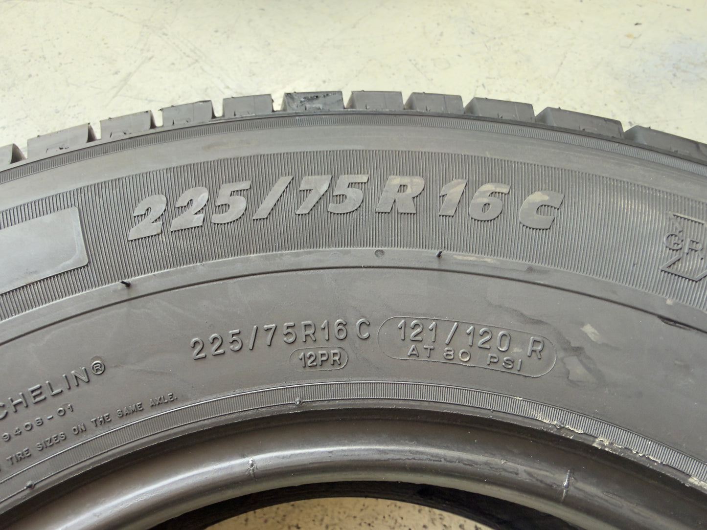 Usato: 4 Pneumatici Michelin Agilis Camping / Agilis 225/75R16C 80% Residui