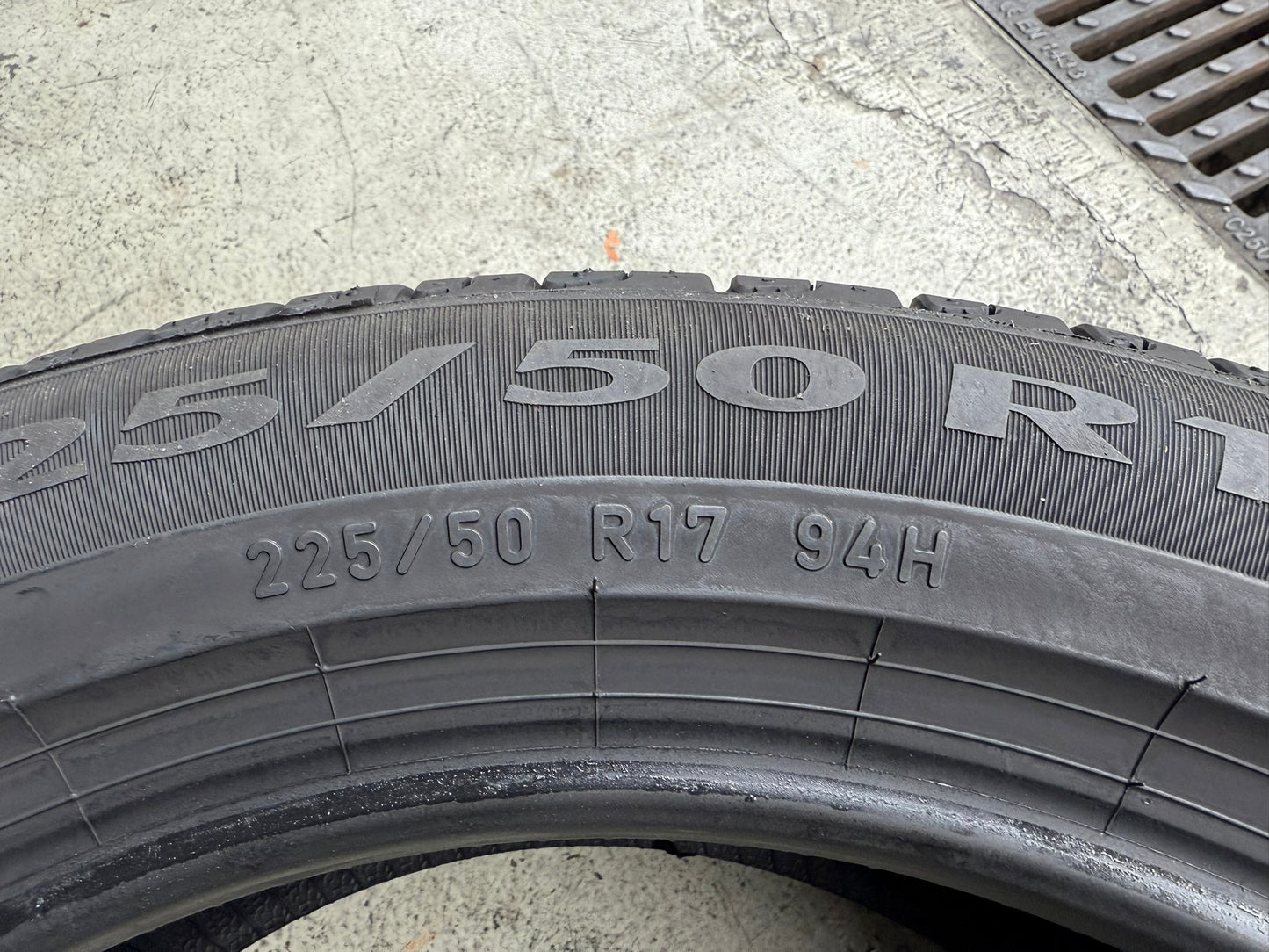 Usato: 4 Gomme 225/50R17 94H Pirelli Estive 80% residui