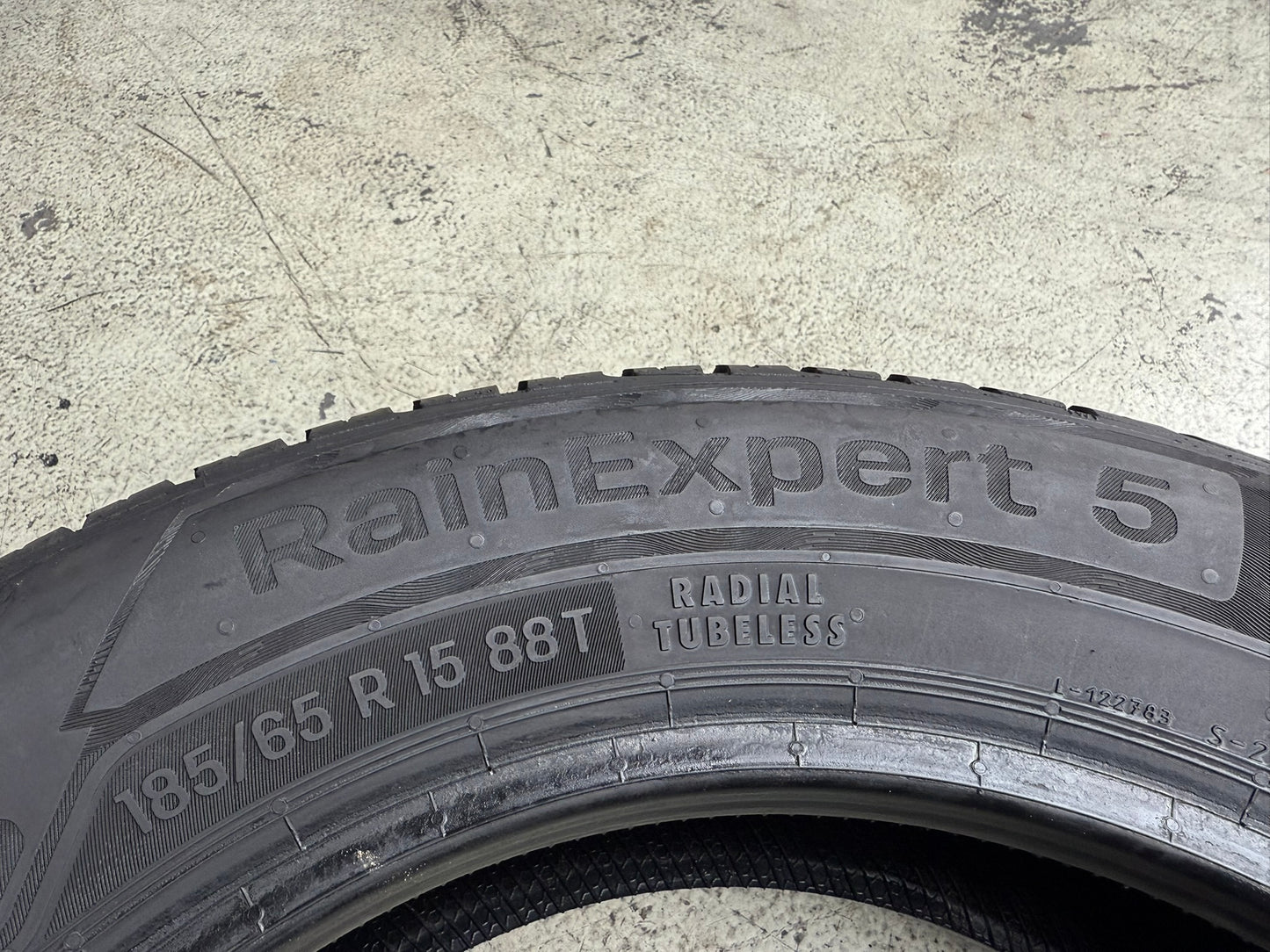 Usato: 4 Gomme 185/65R15 88T Uniroyal Estive 90% residui