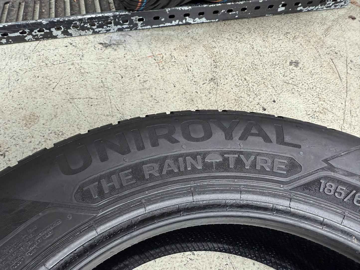 Usato: 4 Gomme 185/65R15 88T Uniroyal Estive 90% residui