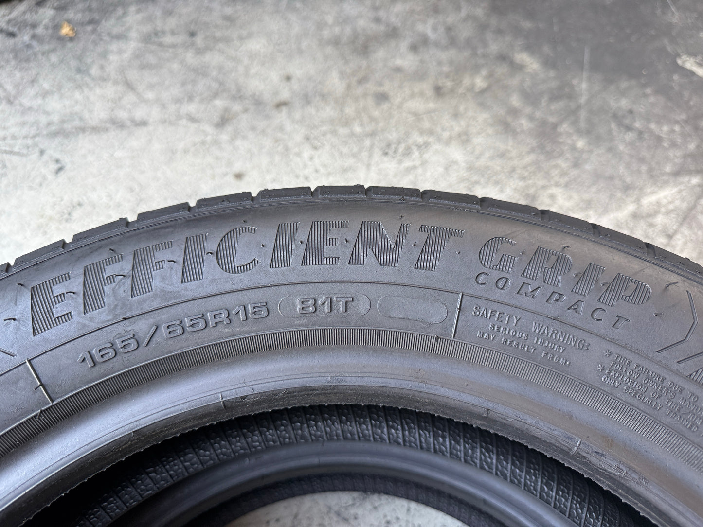 Usato: 2 Pneumatici Goodyear EfficientGrip Compact 165/65R15 81T Estive 99% Residui