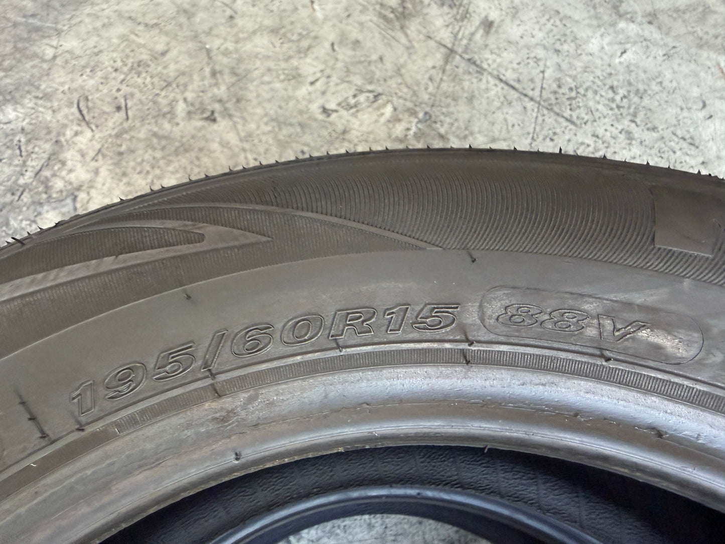 Usato: 2 Pneumatici Nexen N'Blue HD Plus 195/60R15 88V Estivi 85% Residui