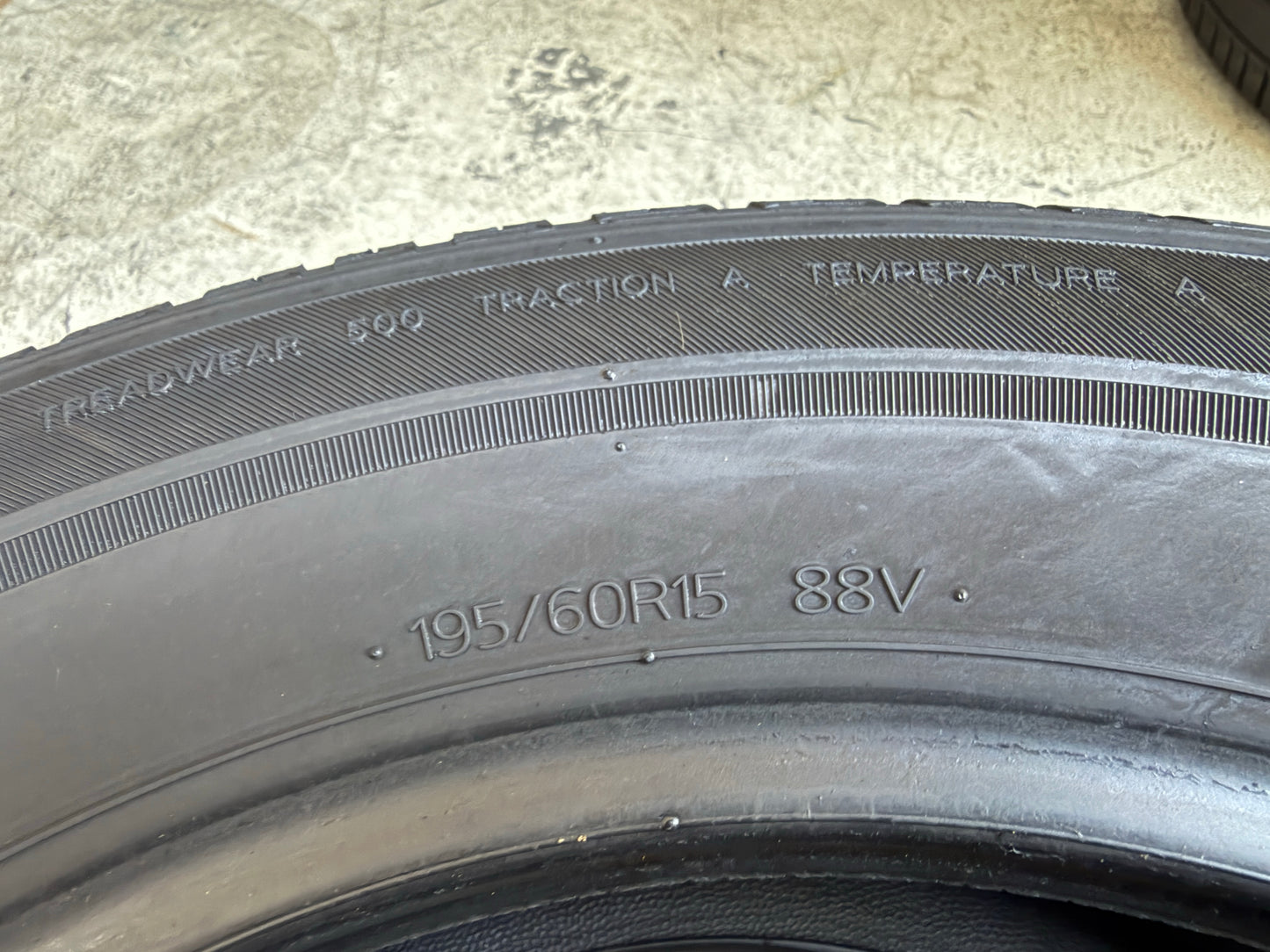 Usato: 2 Pneumatici Hankook Kinergy 4S2 H750 195/60R15 88V 4 Stagioni 90% Residui