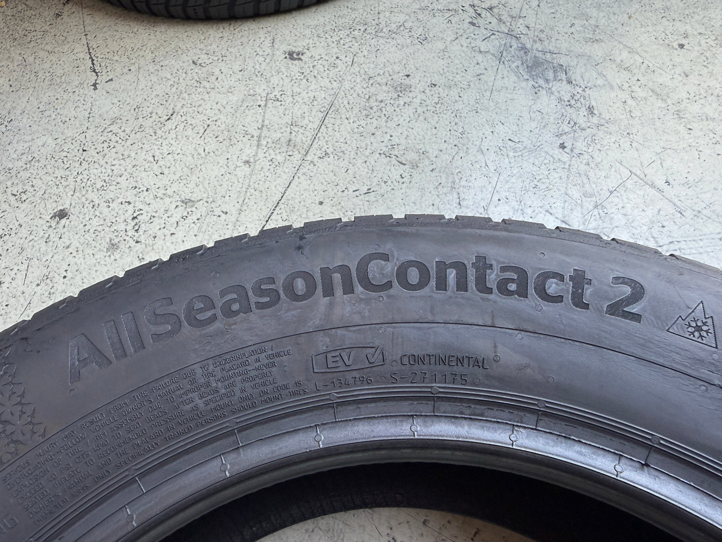 Usato: 4 Pneumatici Continental / Nexen 195/65R15 95H-95T XL 4 Stagioni 85% Residui