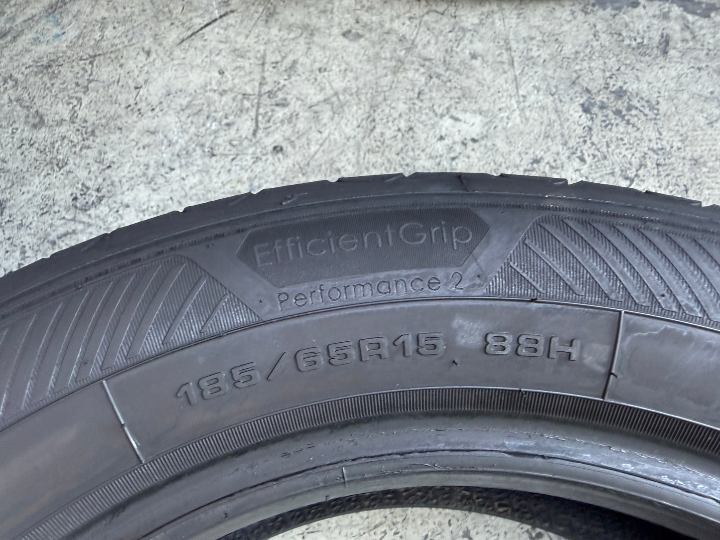 Usato: 4 Pneumatici Goodyear EfficientGrip Performance 2 185/65R15 88H Estive 90% Residui