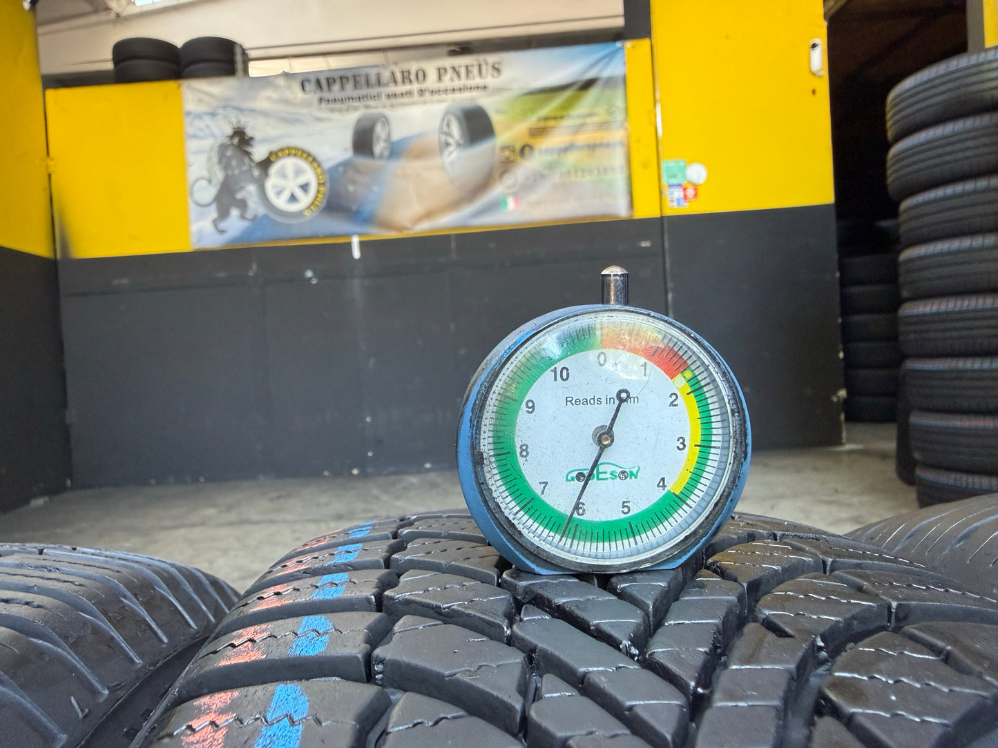 Usato: 4 Pneumatici Dunlop / Firestone 185/65R15 92H XL 4 Stagioni 85% Residui