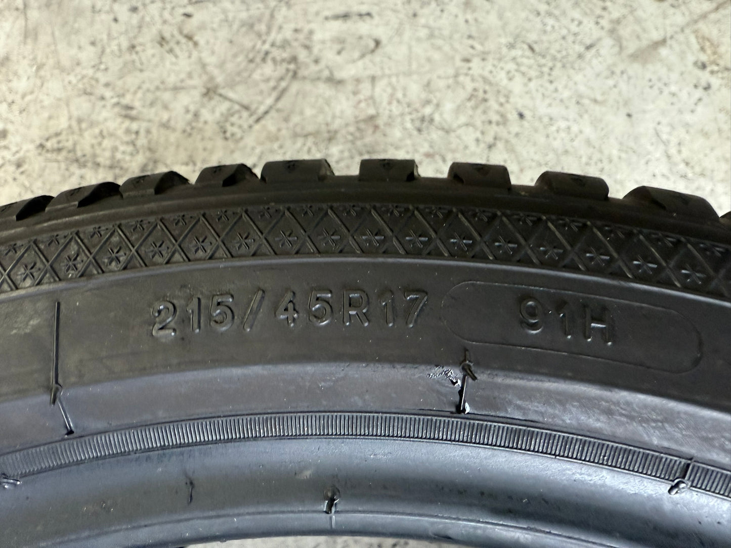 Usato: 2 Gomme 215/45R17 91H XL Kleber Invernale 80% residui