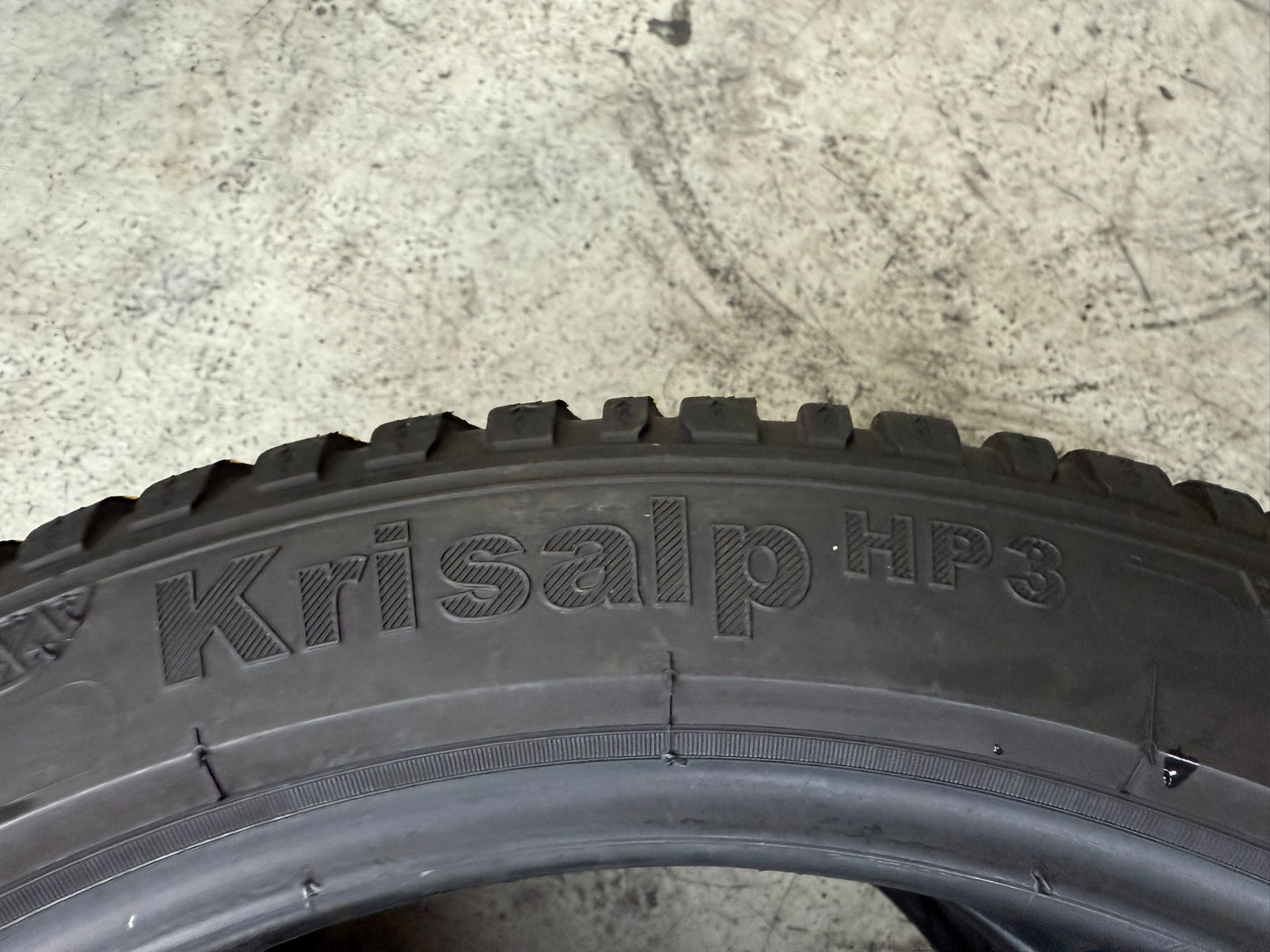 Usato: 2 Gomme 215/45R17 91H XL Kleber Invernale 80% residui