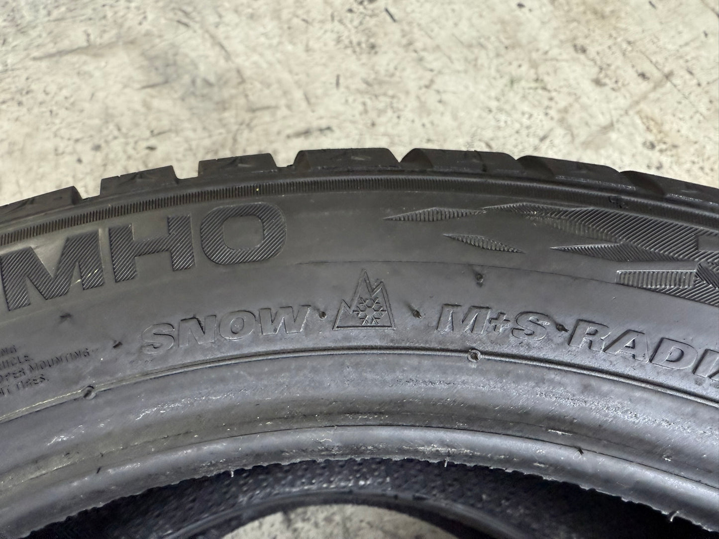 Usato: 2 Gomme 225/45R17 94V XL Kumho Invernali 99% residui