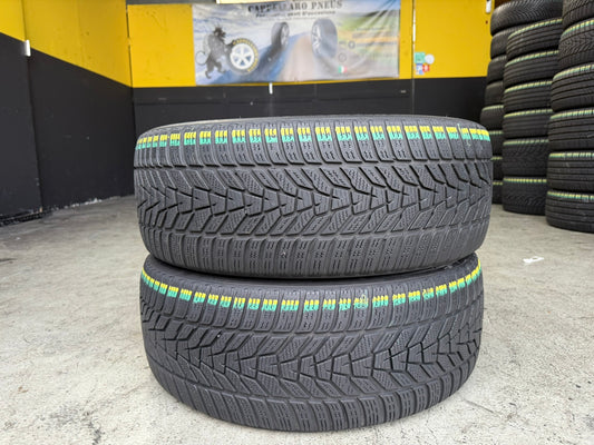 Usato: 2 Gomme 235/45R20 100V XL Hankook Invernali 70% residui