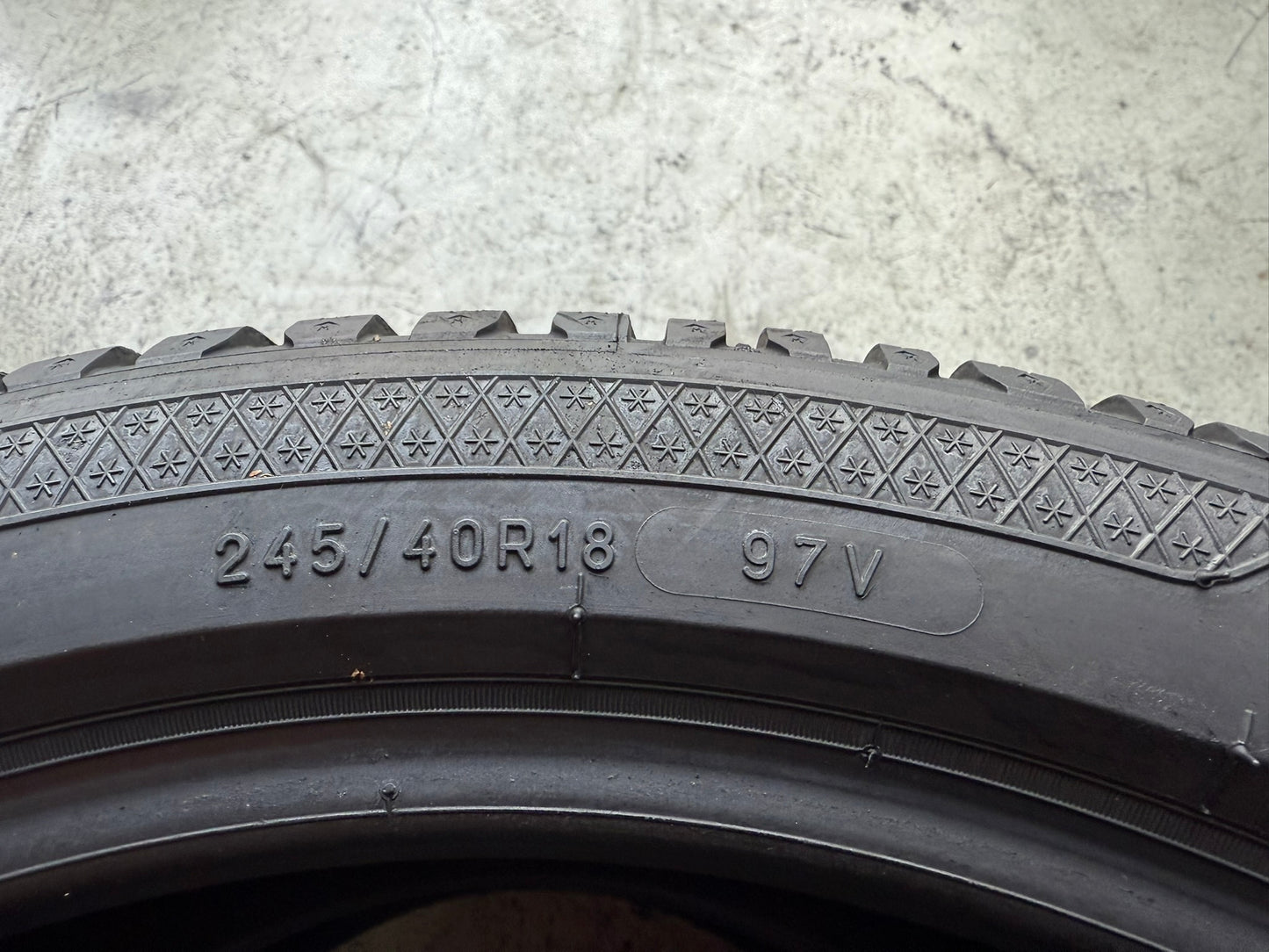 Usato: 2 Gomme 245/40R18 97V XL Kleber Invernali 95% residui