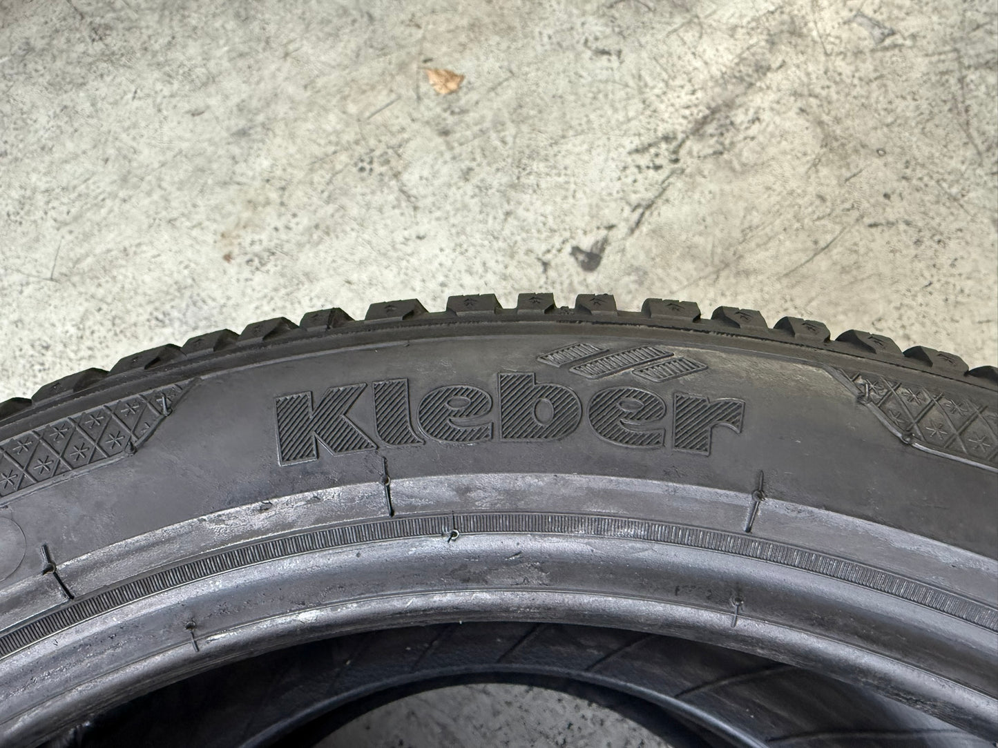 Usato: 2 Gomme 245/40R18 97V XL Kleber Invernali 95% residui