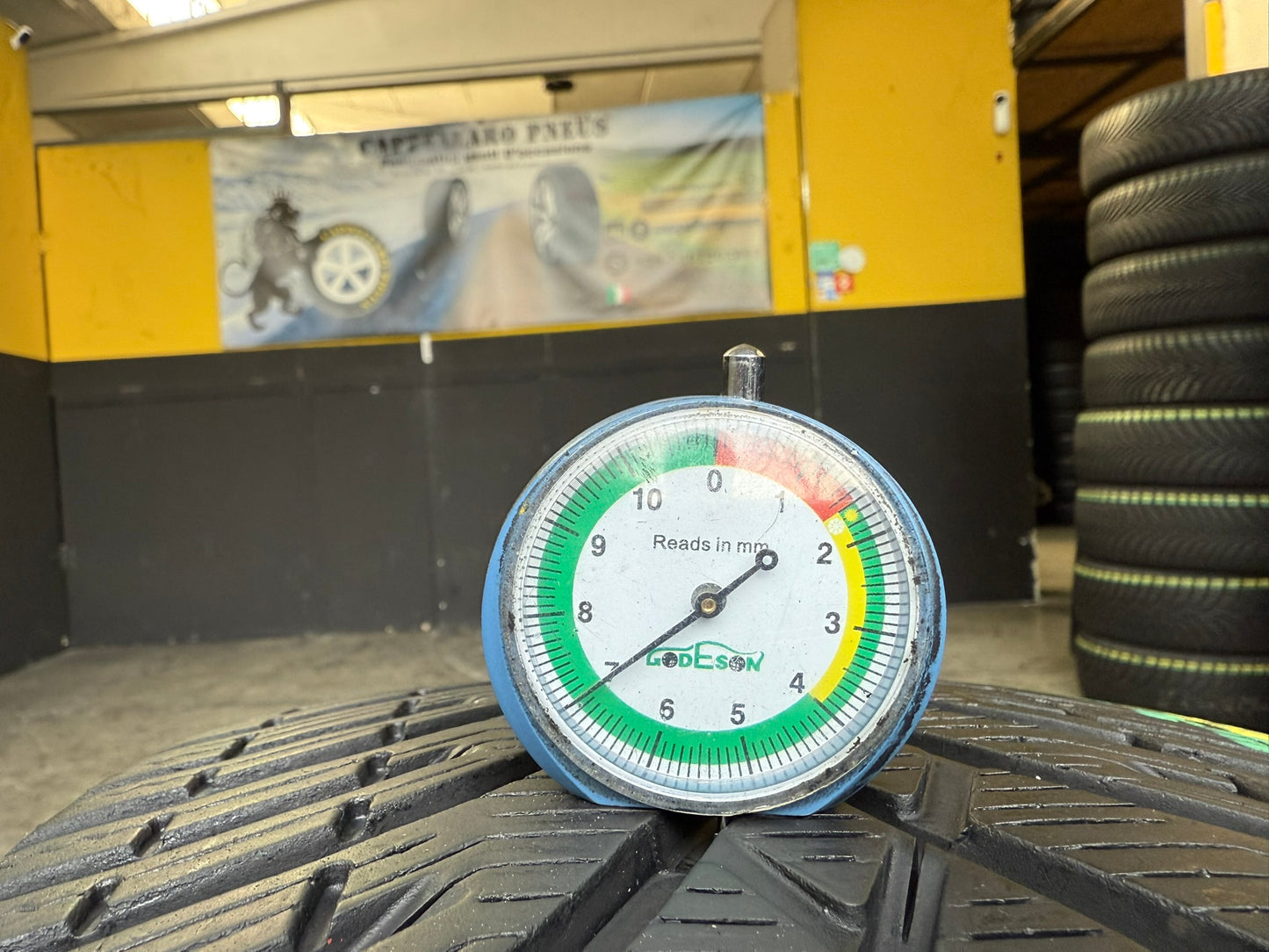 Usato: 2 Gomme 245/40R18 97V XL Kleber Invernali 95% residui