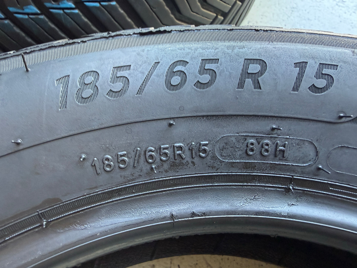 Usato: 4 Pneumatici Michelin CrossClimate 2 185/65R15 88H/92V XL 4 Stagioni 85% Residui