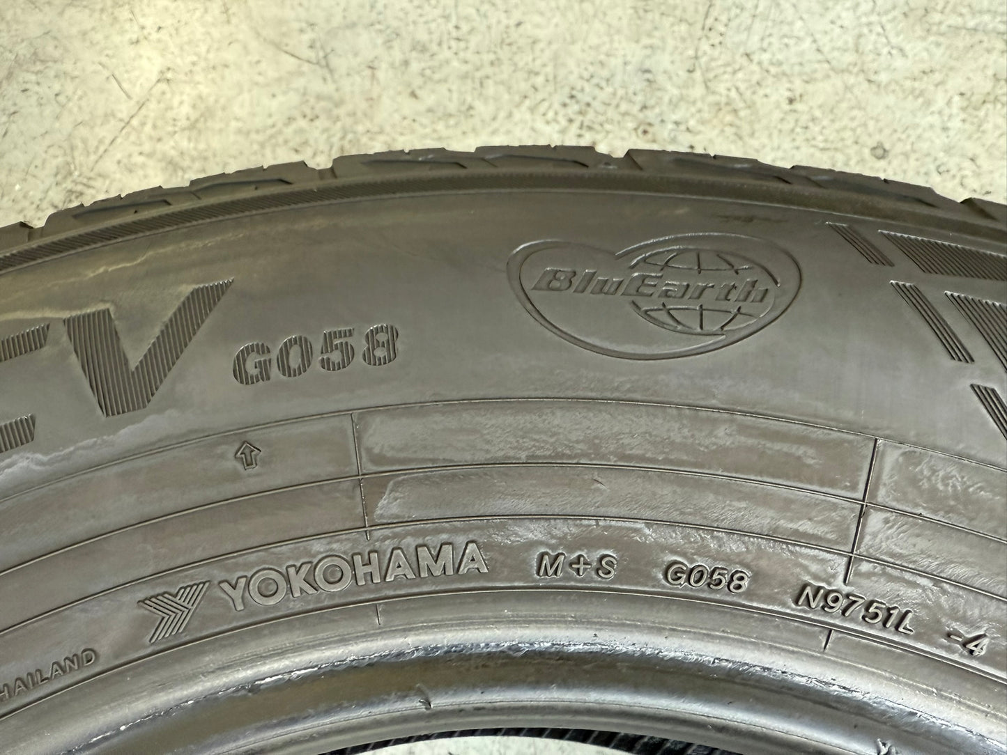 Usato: 4 Gomme 215/70R16 100H Yokohama 4 Stagioni 85%–75% residui