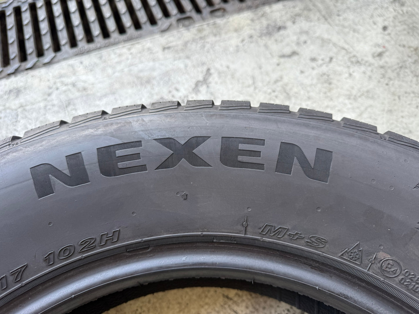 Usato: 4 Gomme 225/65R17 102H Nexen Invernali 75% residui