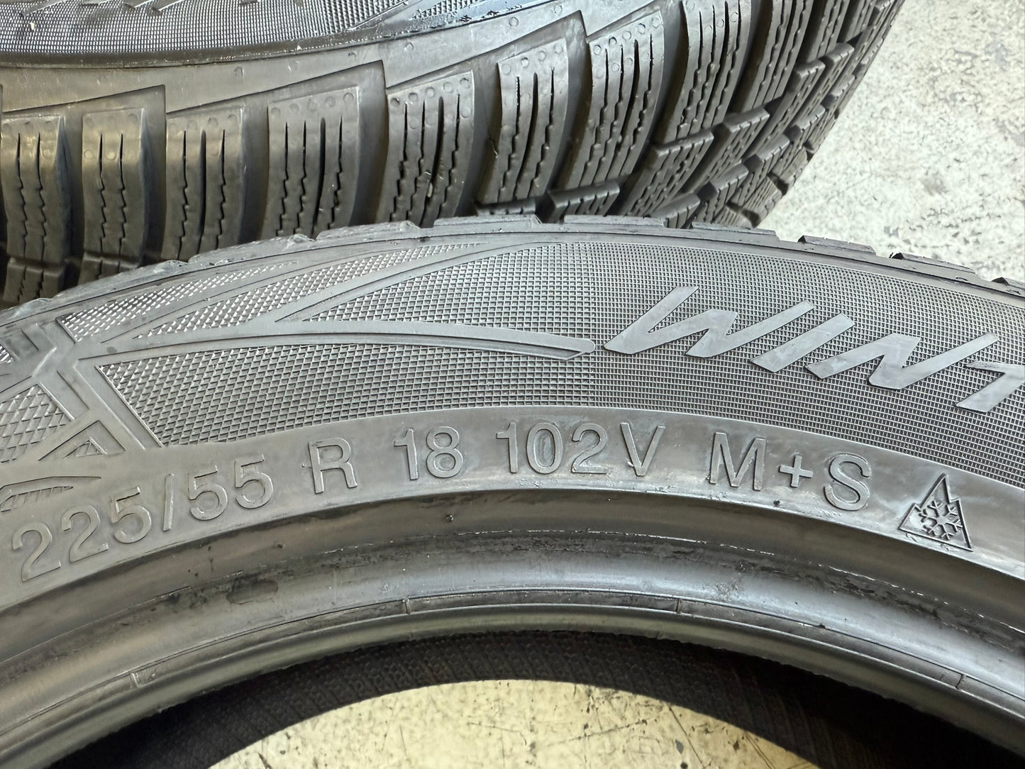 Usato: 4 Gomme 225/55R18 102V XL Vredestein Invernali 99% residui