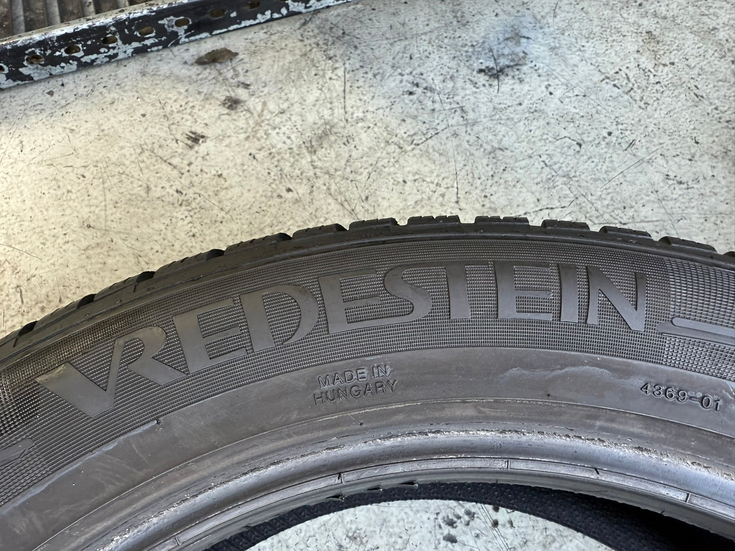 Usato: 4 Gomme 225/55R18 102V XL Vredestein Invernali 99% residui