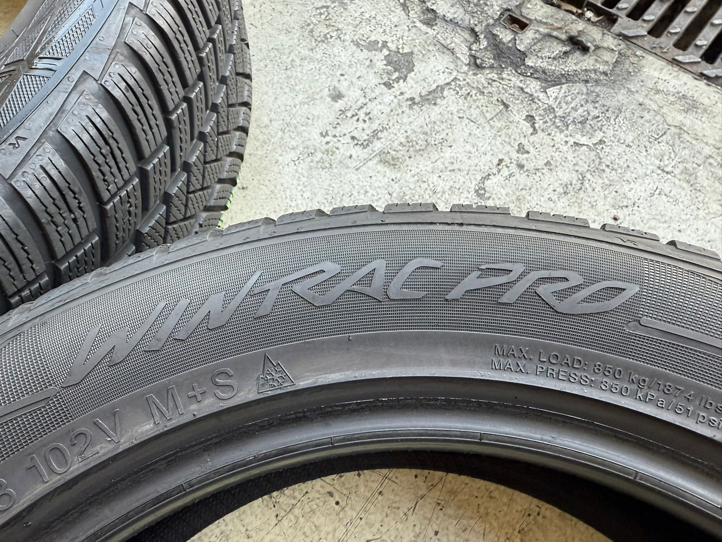 Usato: 4 Gomme 225/55R18 102V XL Vredestein Invernali 99% residui