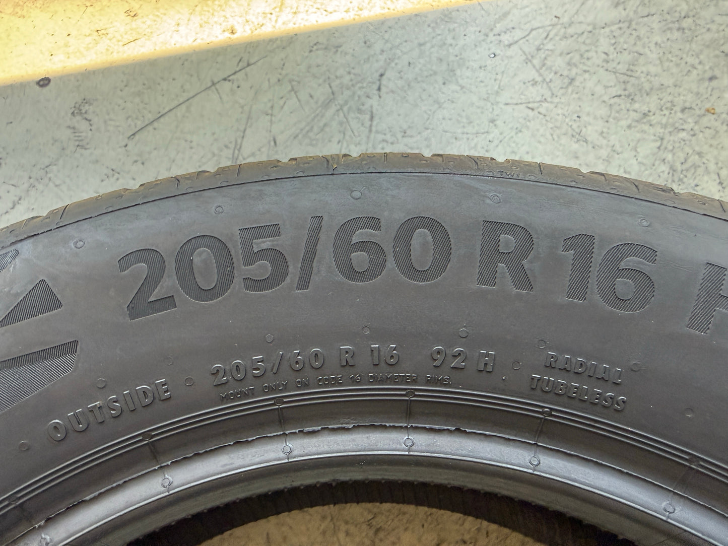 Usato: 4 Pneumatici Continental EcoContact 6 205/60R16 92H EVc Estive 90% Residui