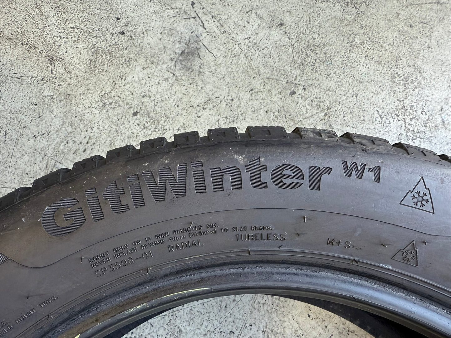 Usato: 4 Gomme 225/55R17 101V XL Giti Invernale 90% residui