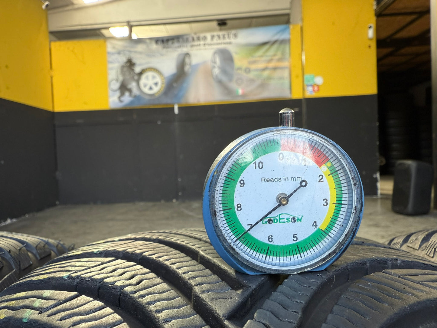 Usato: 4 Gomme 205/50R17 93H XL Michelin Invernali 99/90% residui