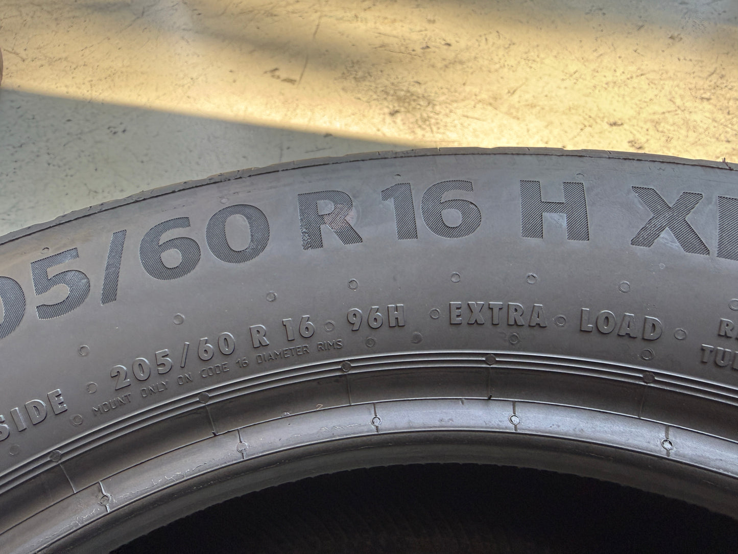 Usato: 4 Pneumatici Continental EcoContact 6 205/60R16 96H XL EVc Estive 95% Residui DOT 2025
