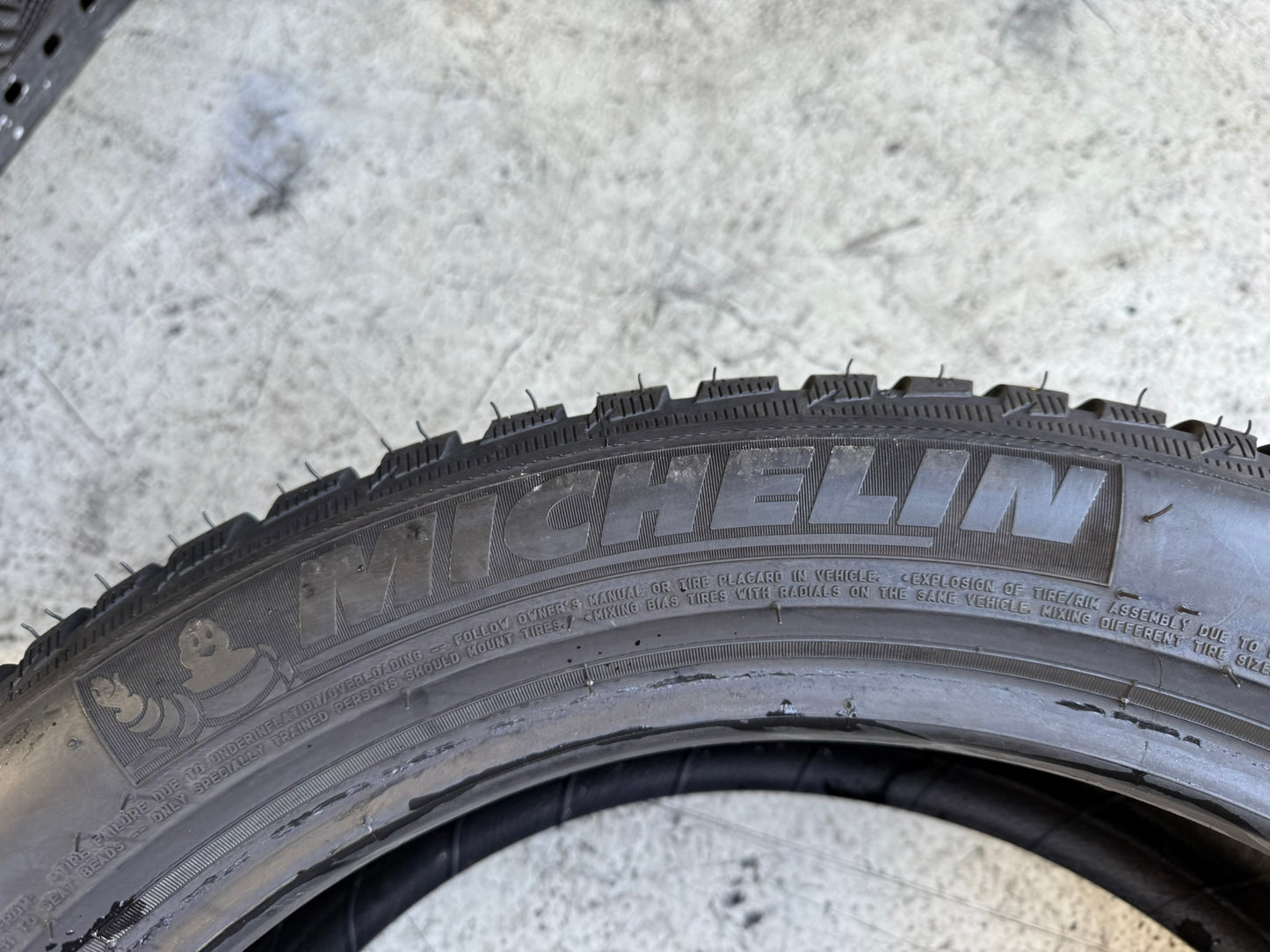 Usato: 4 Gomme 205/50R17 93H XL Michelin Invernali 99/90% residui