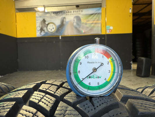 Usato: 4 Gomme 215/60R16 99H XL Goodyear Invernali 95% residui