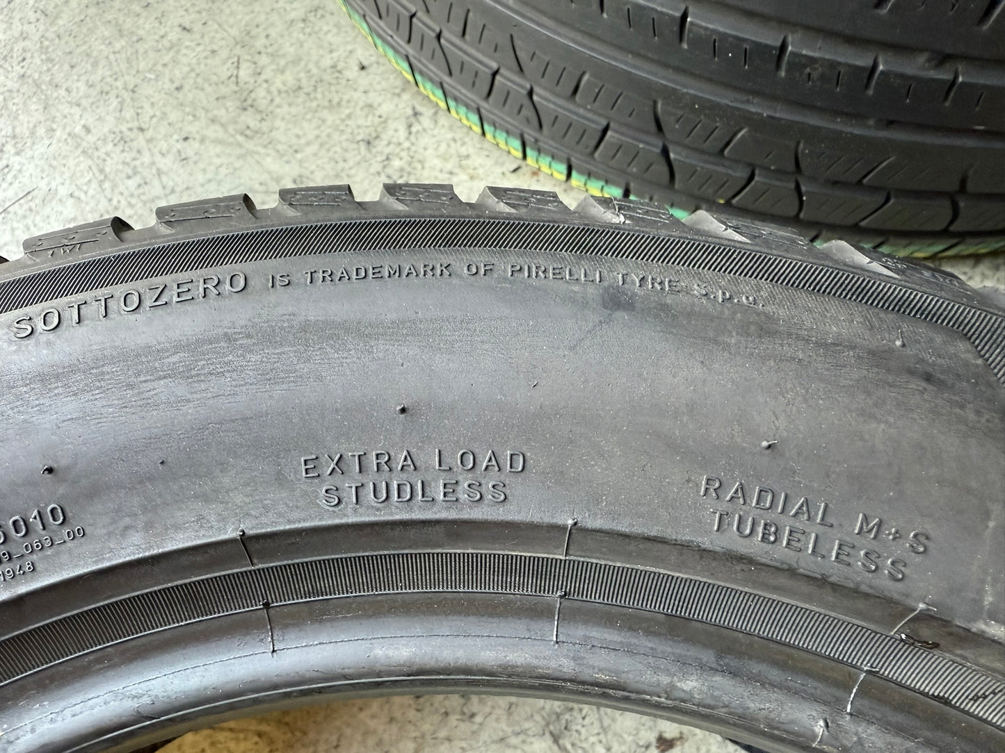 Usato: 4 Gomme 205/60R16 96H XL Pirelli Invernali 80% residui