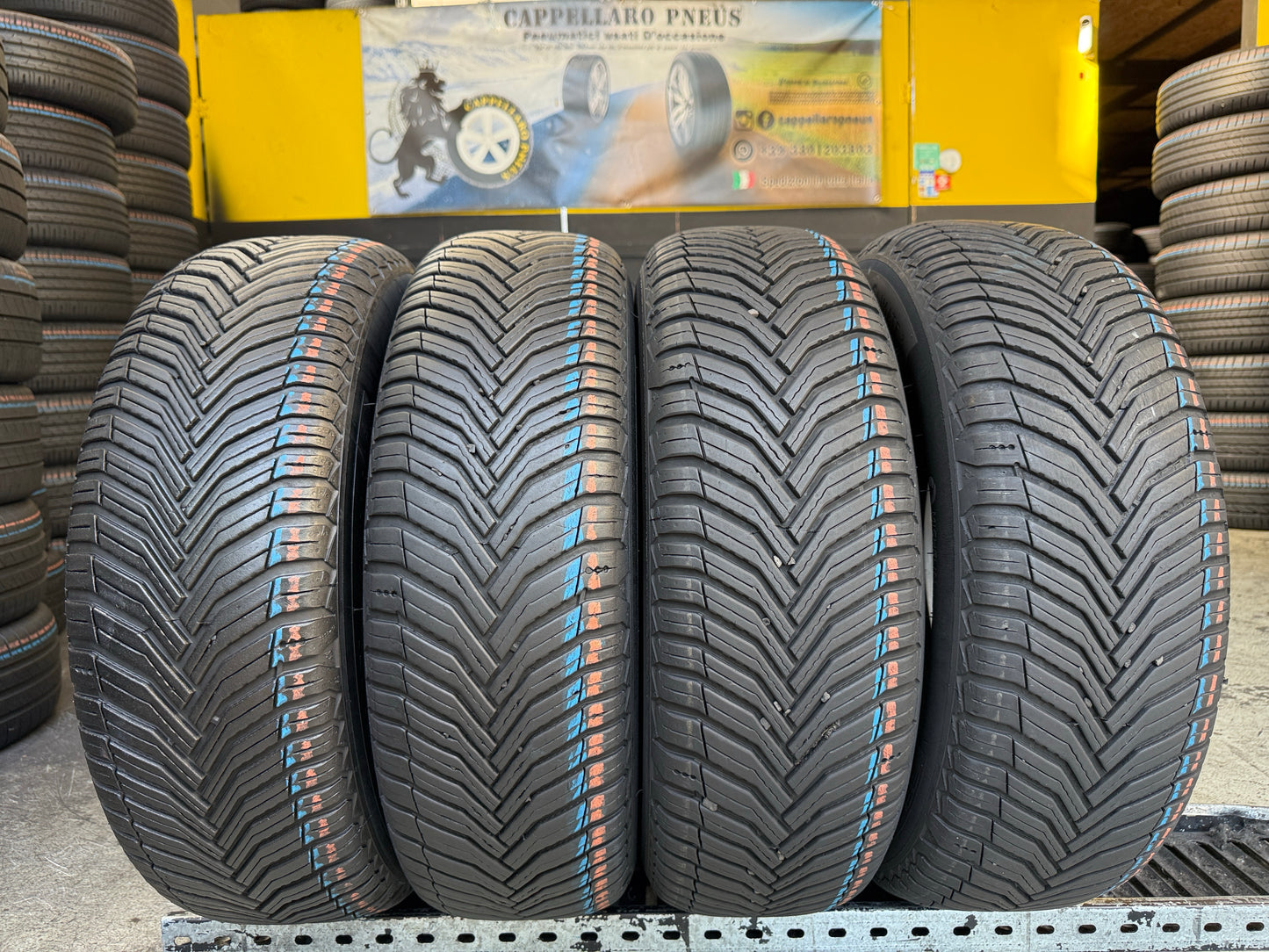 Usato: 4 Pneumatici Michelin CrossClimate 2 205/60R16 96H XL 4 Stagioni 85% Residui DOT 2025