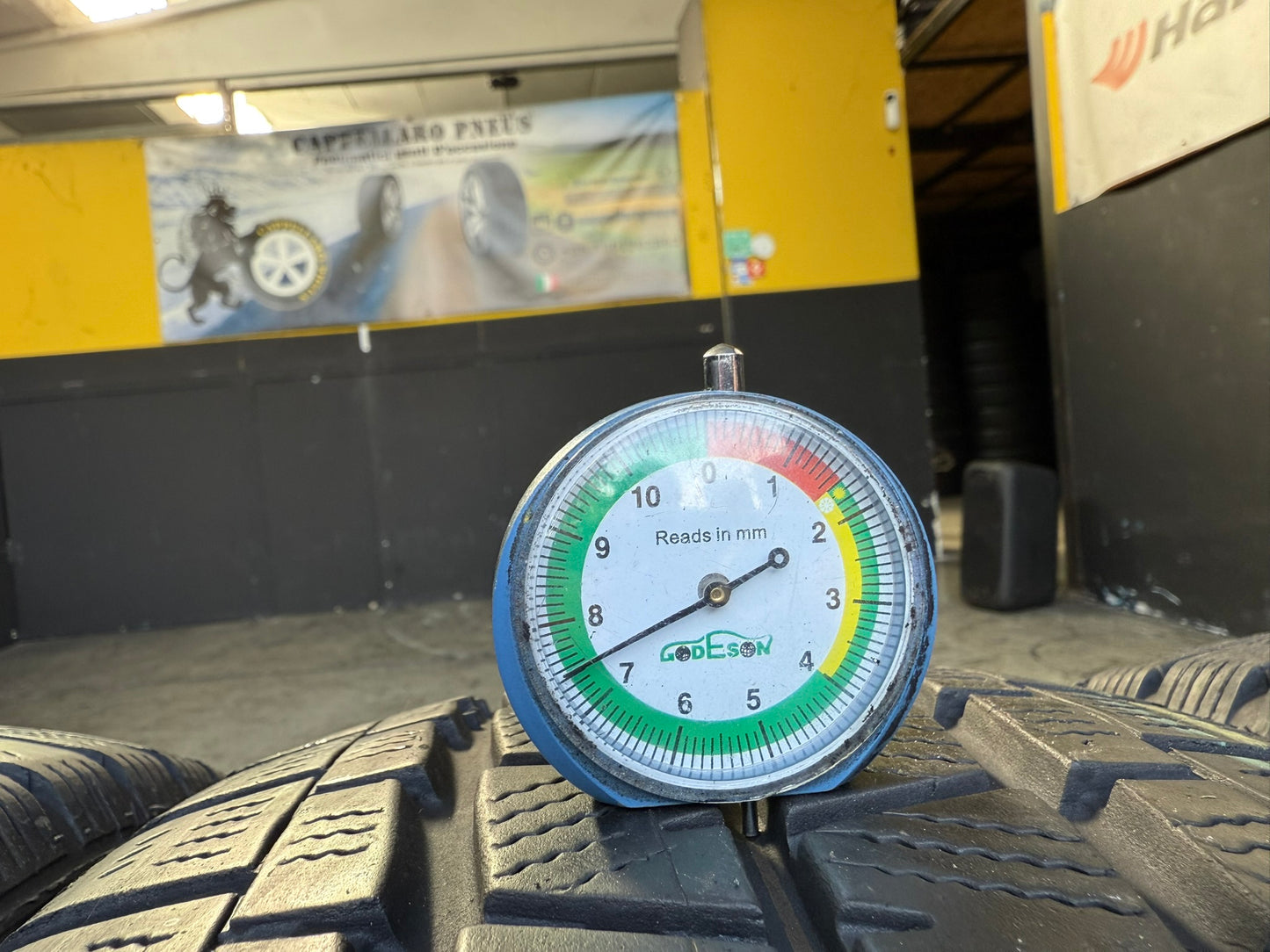 Usato: 4 Gomme 215/60R17C 109/107T Falken Invernali 90–95% residui